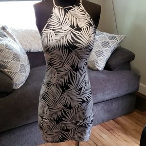 Super cute summer dress sz. S cream & blk palm lvs